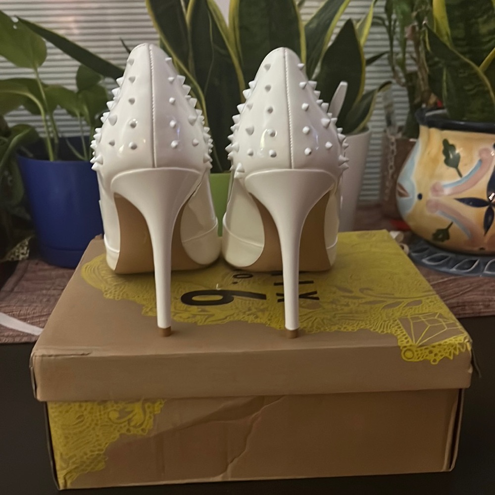 Heels - Picture 3 of 5